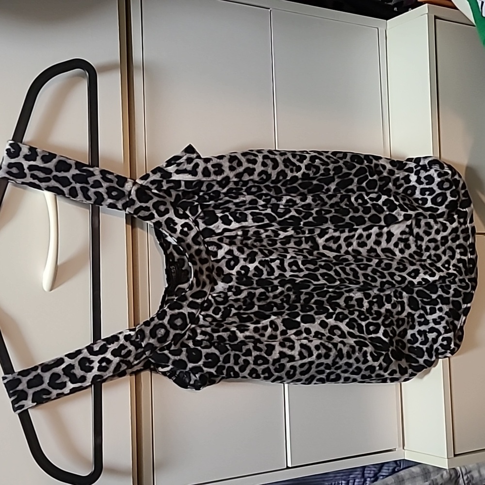 Black, gray and white leopard print Express tank